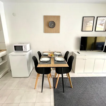 Apartment Cosy Near The Sea
