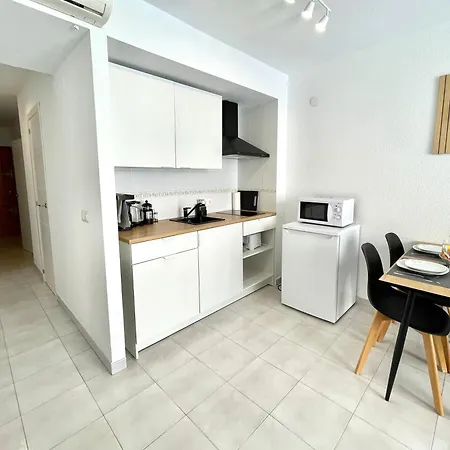 Cosy Near The Sea Apartment